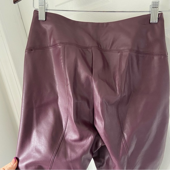 WHBM Runway Faux Leather Seamed Legging Size 6 NWT Reddish Purple Brown - Picture 4 of 10